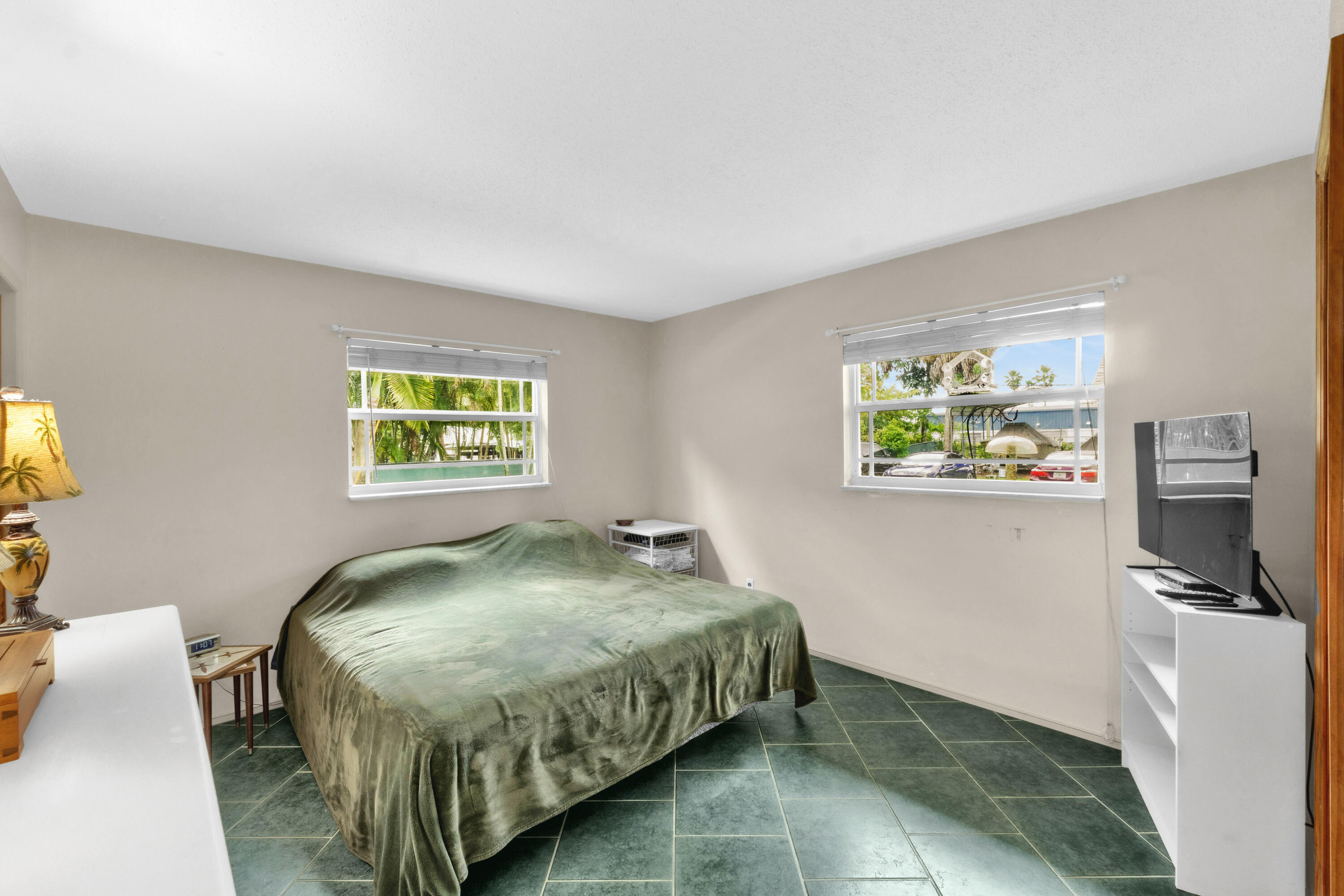 PALM BEACH FARMS CO 3 - Residential