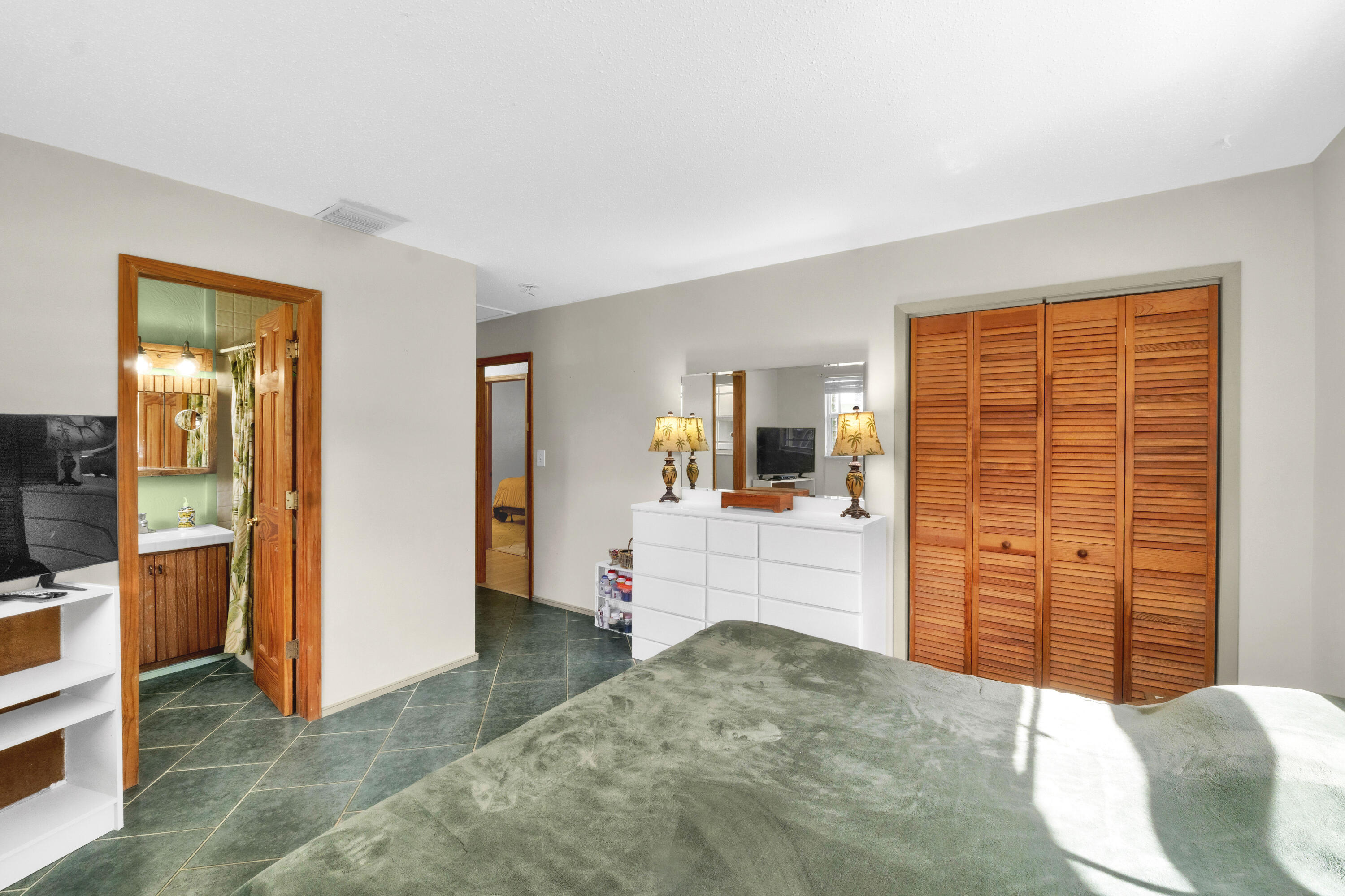 PALM BEACH FARMS CO 3 - Residential