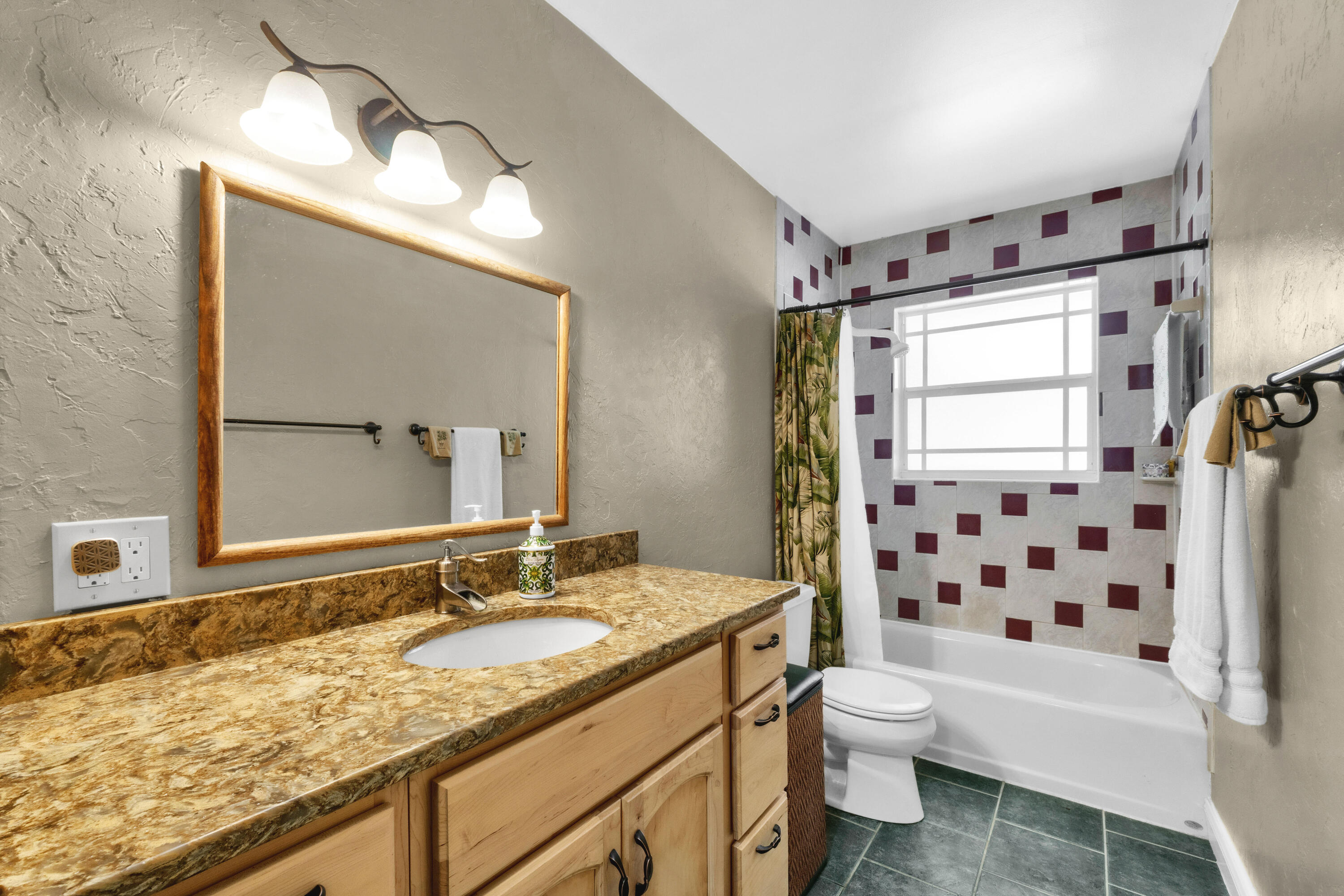 PALM BEACH FARMS CO 3 - Residential