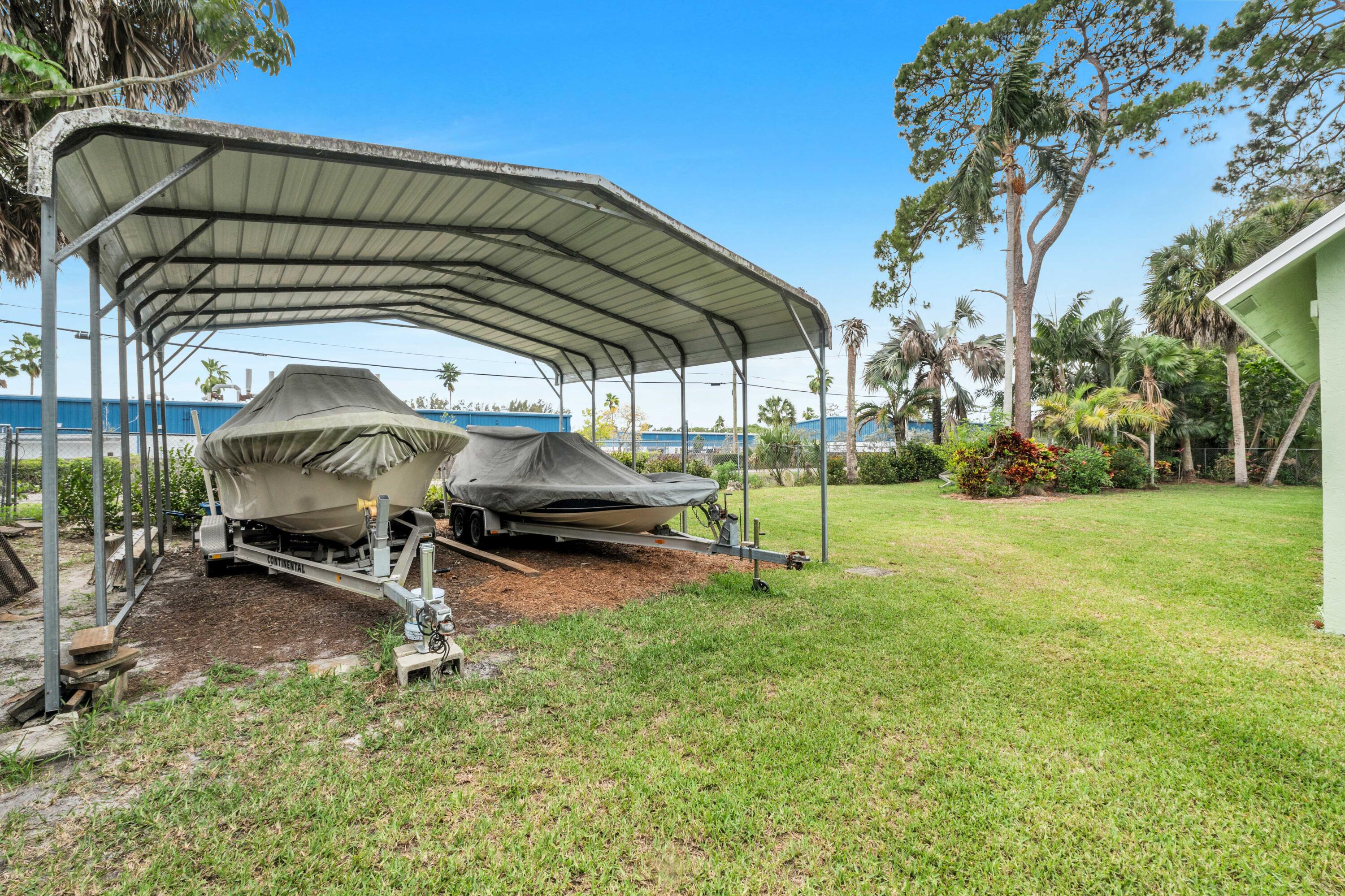 PALM BEACH FARMS CO 3 - Residential