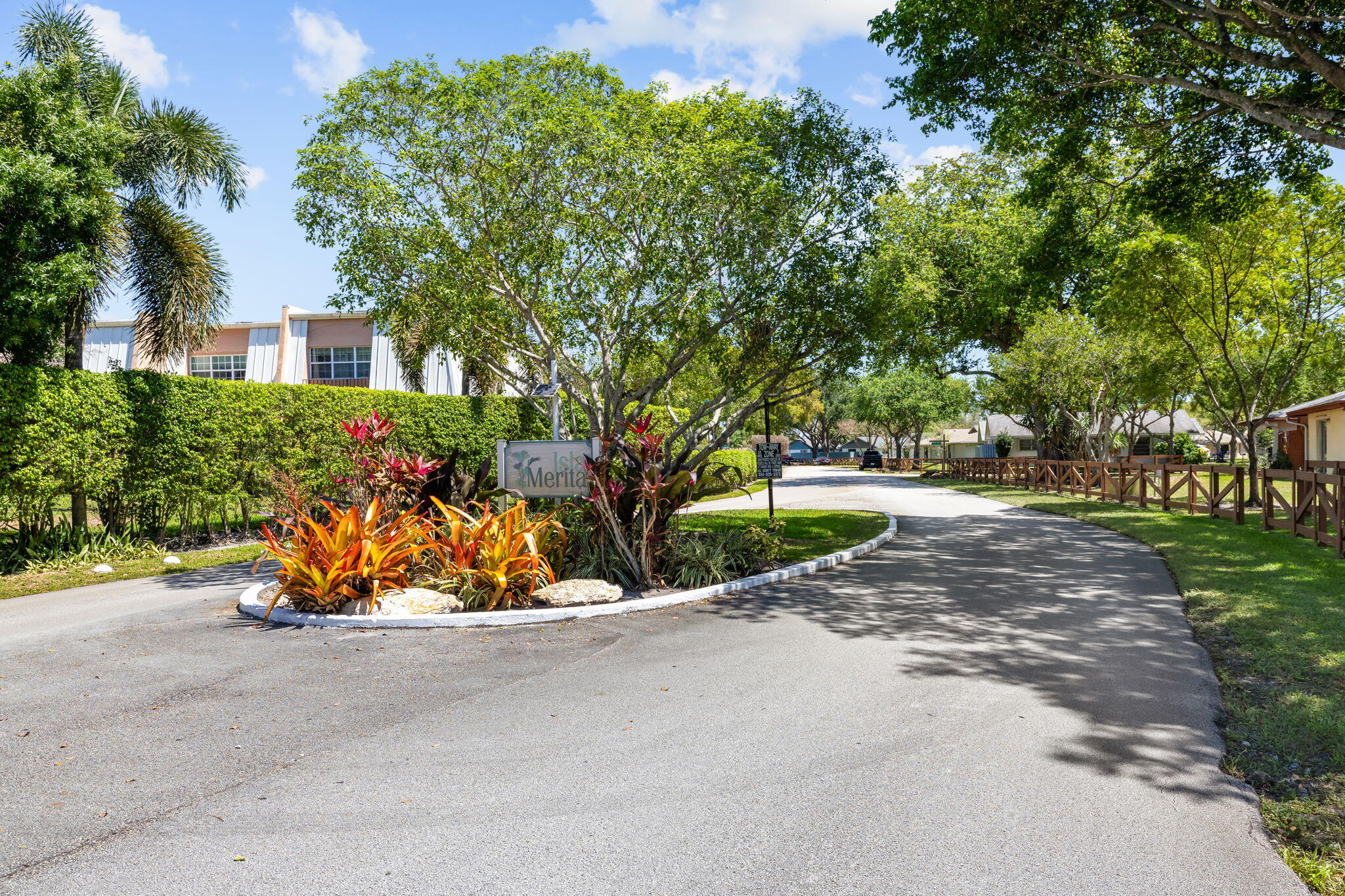 ISLA MERITA CONDOMINIUM I - Residential