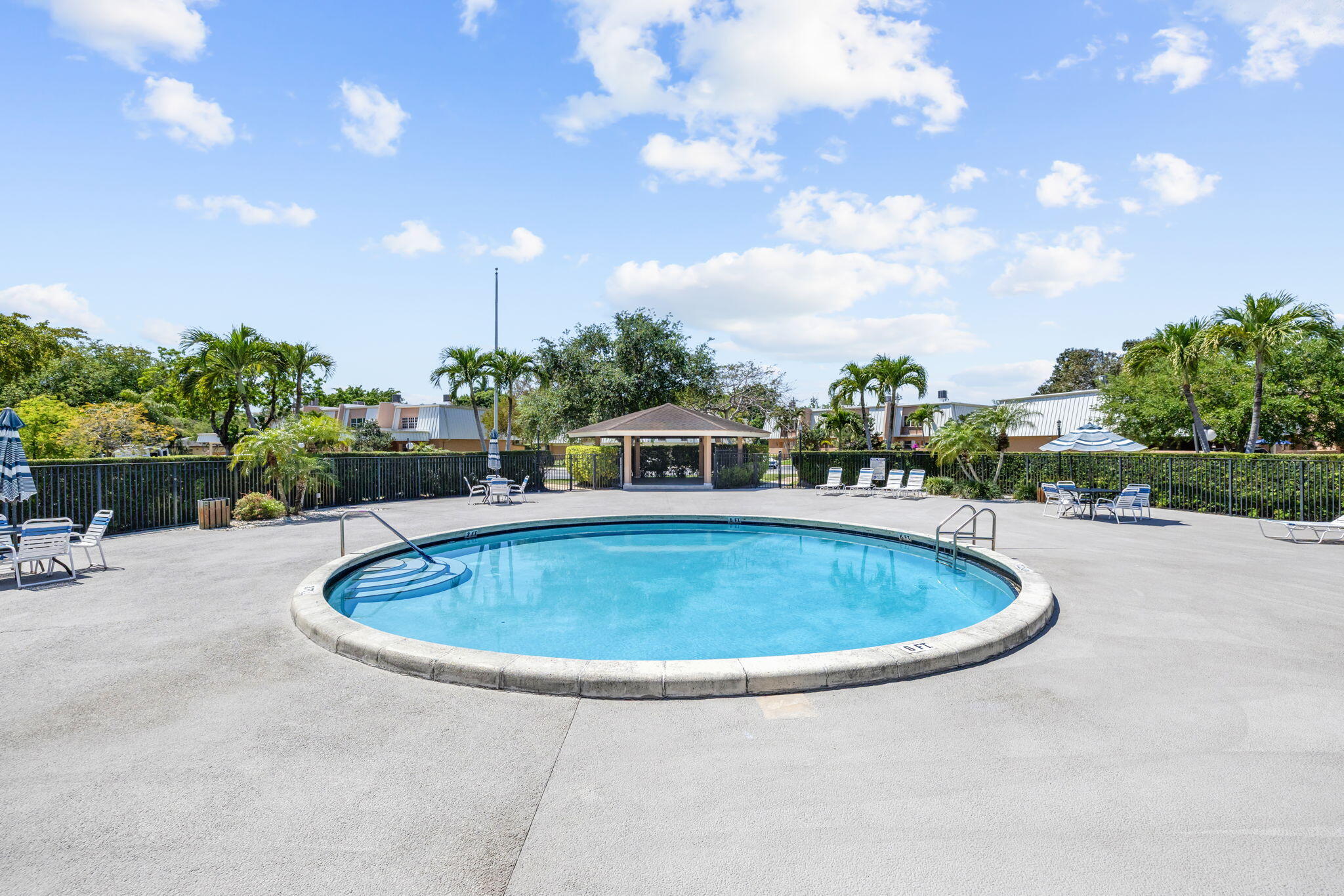 ISLA MERITA CONDOMINIUM I - Residential