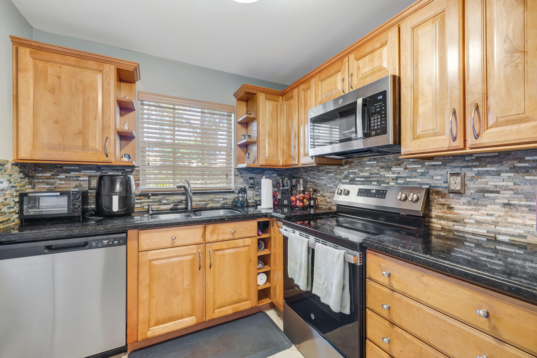 ISLA MERITA CONDOMINIUM I - Residential