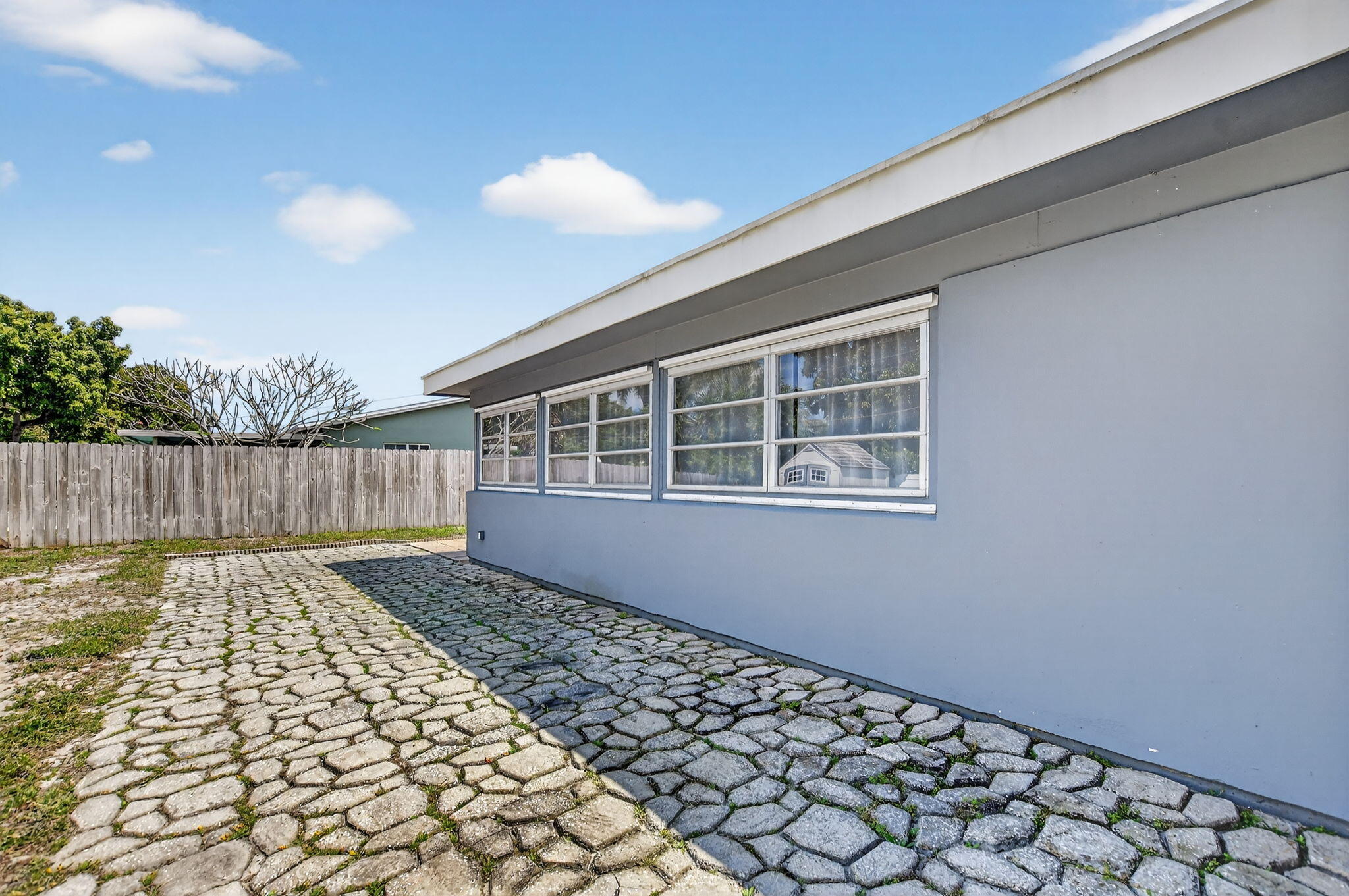 MONTEZ GARDENS - Residential