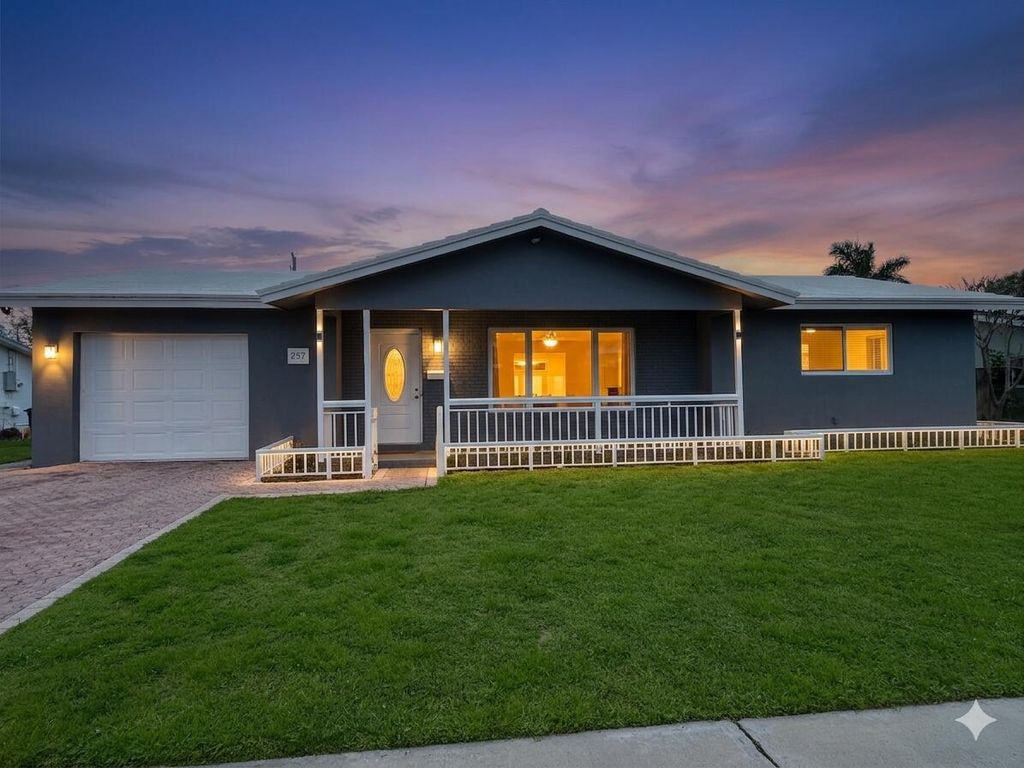 Photo of 257 SW 5th Street, Boca Raton, FL 33432 (MLS # B26008010)