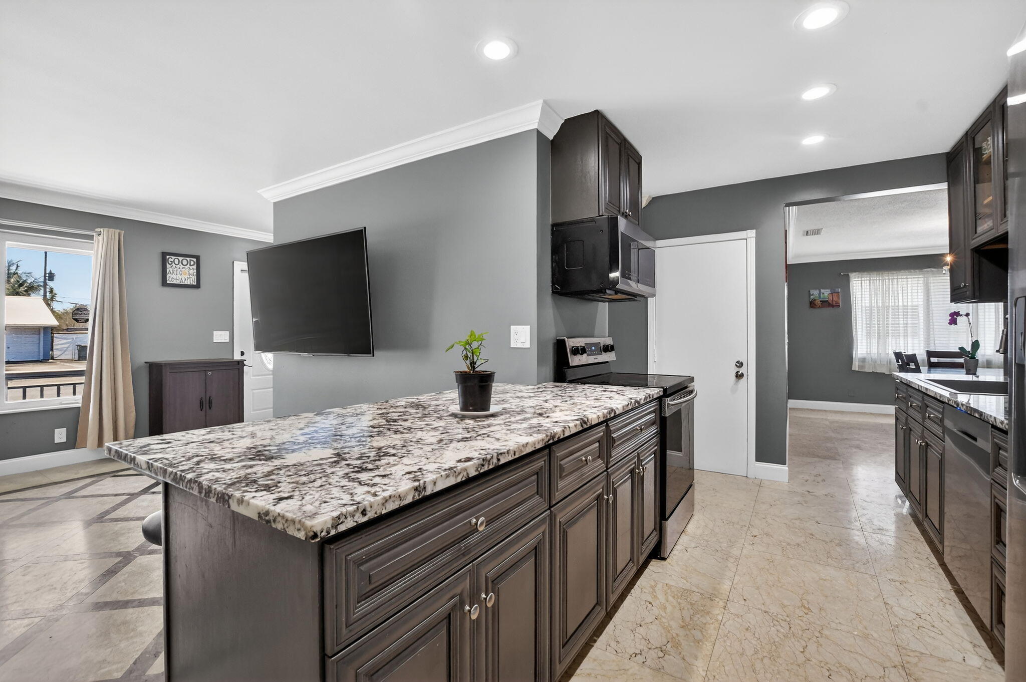 MONTEZ GARDENS - Residential