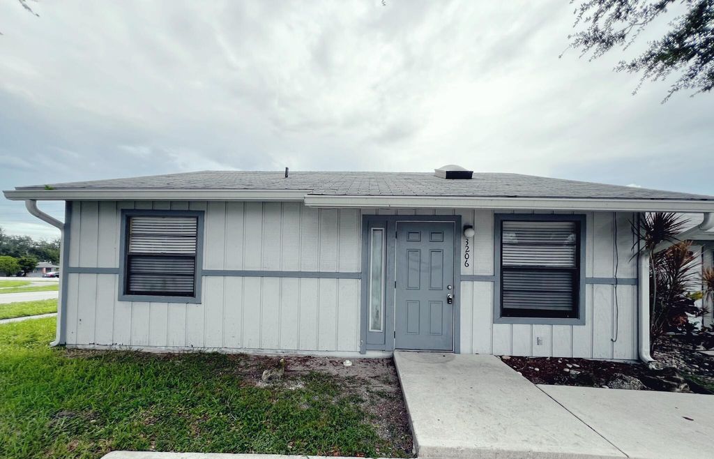 Photo of 3206 Foxridge Court, Palm Springs, FL 33461 (MLS # R11006075)