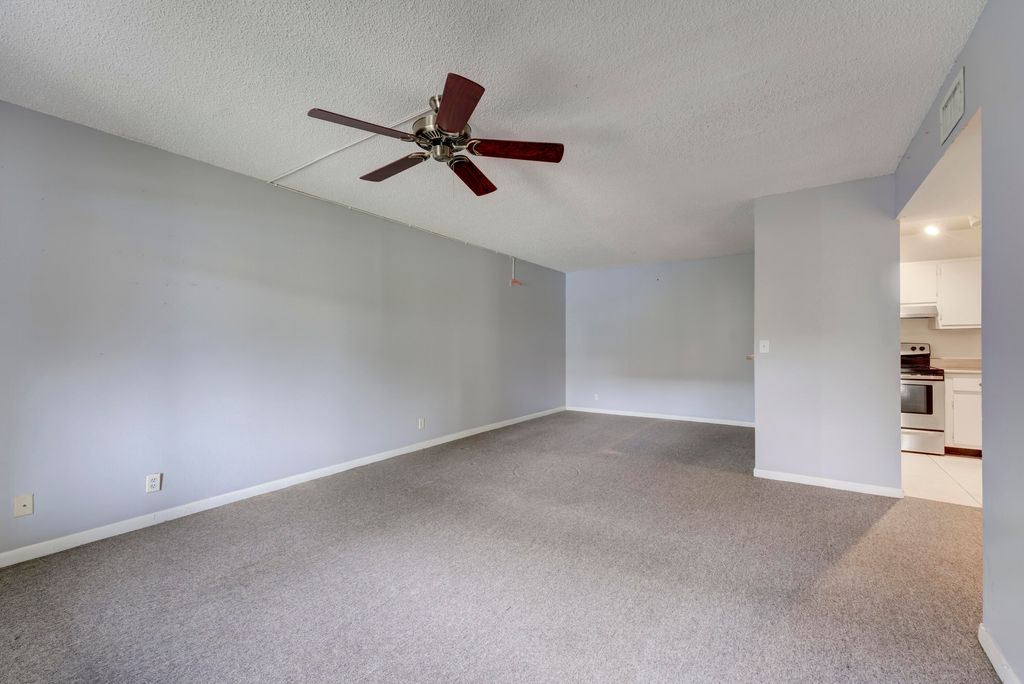 Photo of 6446 Chasewood Drive #B, Jupiter, FL 33458 (MLS # R10958455)