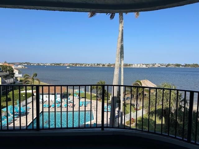 View photos, virtual tours, details... 8200 Lakeshore 4060 Drive 4060