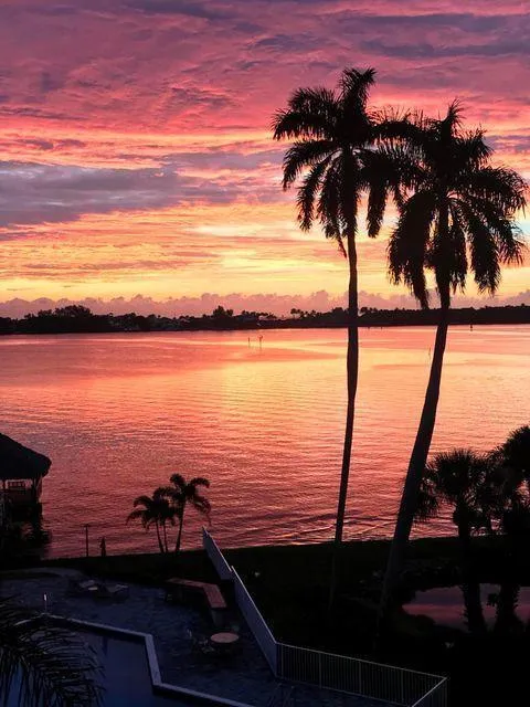 8200 Lakeshore 4060, Hypoluxo, FL MLS: R11071351