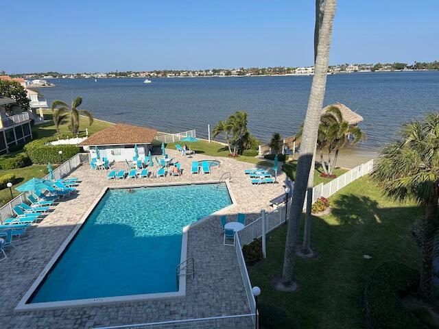 View photos, virtual tours, details... 8200 Lakeshore 4060 Drive 4060