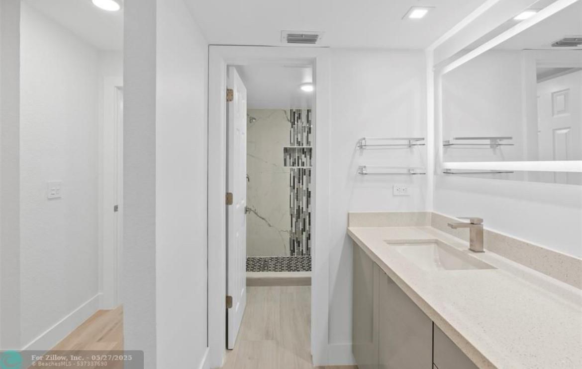 LAKES OF CARRIAGE HILLS - Residential