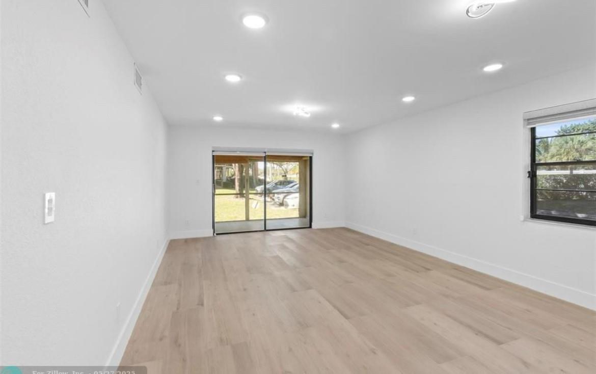 LAKES OF CARRIAGE HILLS - Residential