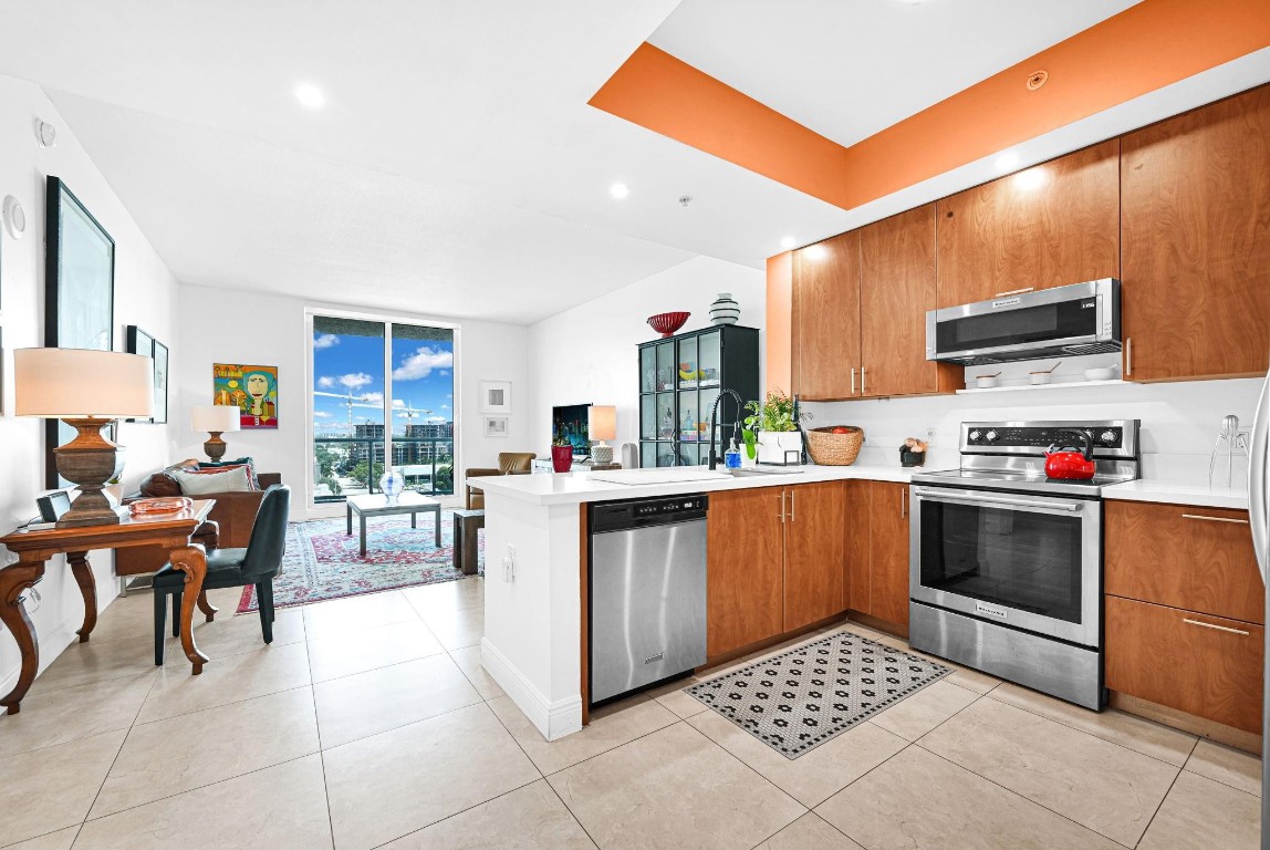 315 NE 3rd Avenue 1008