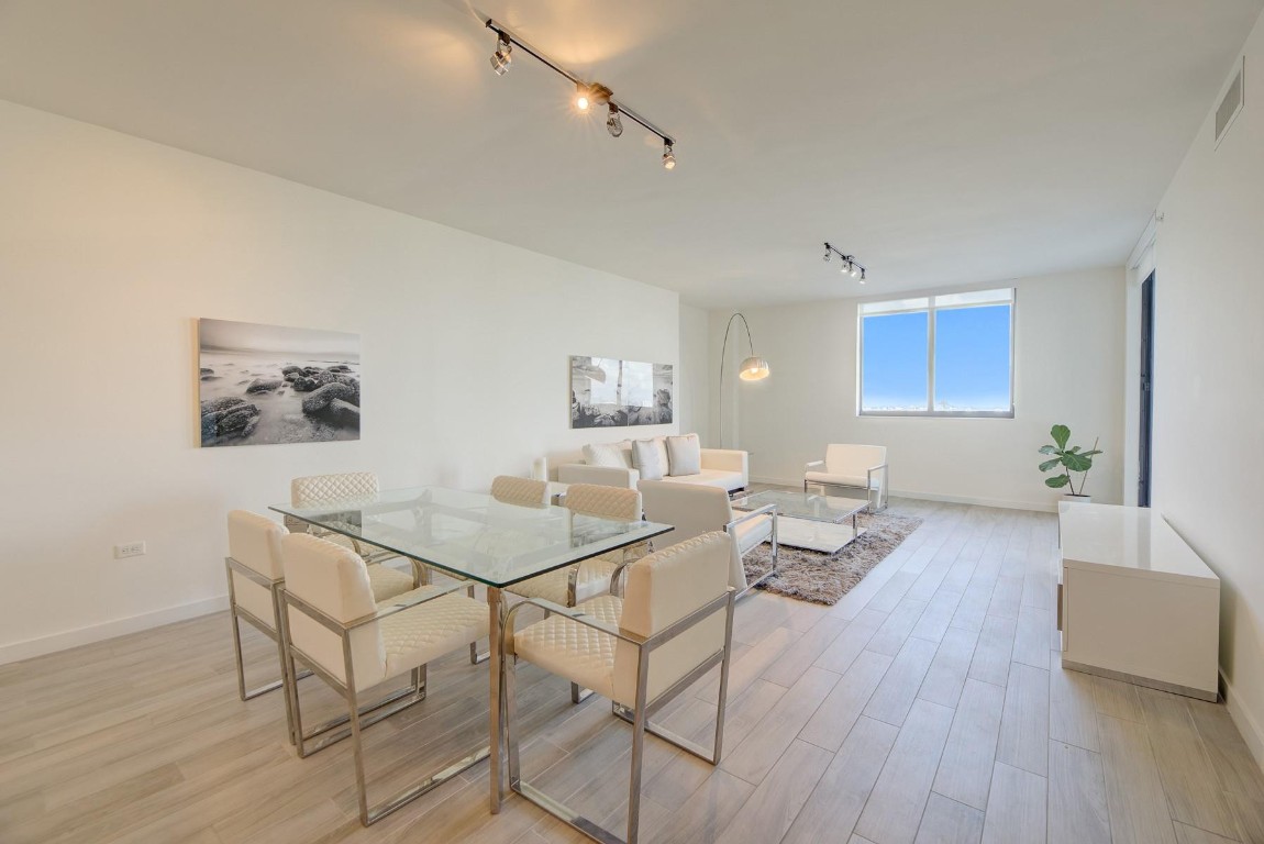 999 SW 1st Avenue 2913