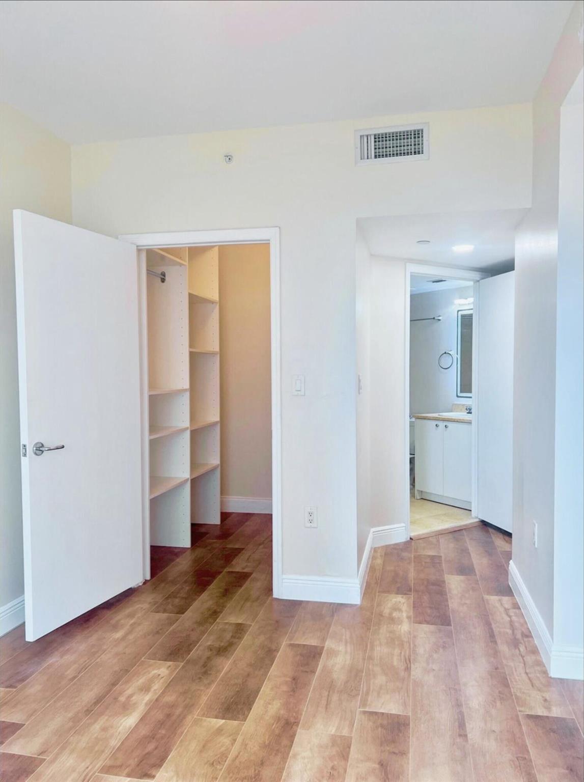 TURNBERRY VILLAGE SOUTH T - Residential Lease