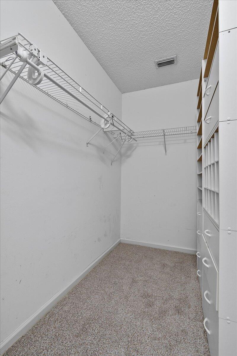 35-42-40~ W 237.49 FT OF E 3923.49 FT OF S 272.9 F - Residential