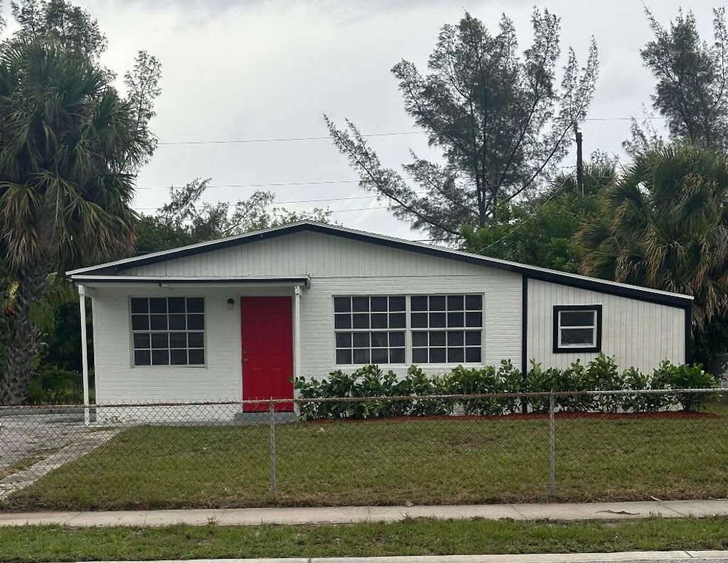 Photo of 1210 Avenue R, Riviera Beach, FL 33404 (MLS # R11139047)