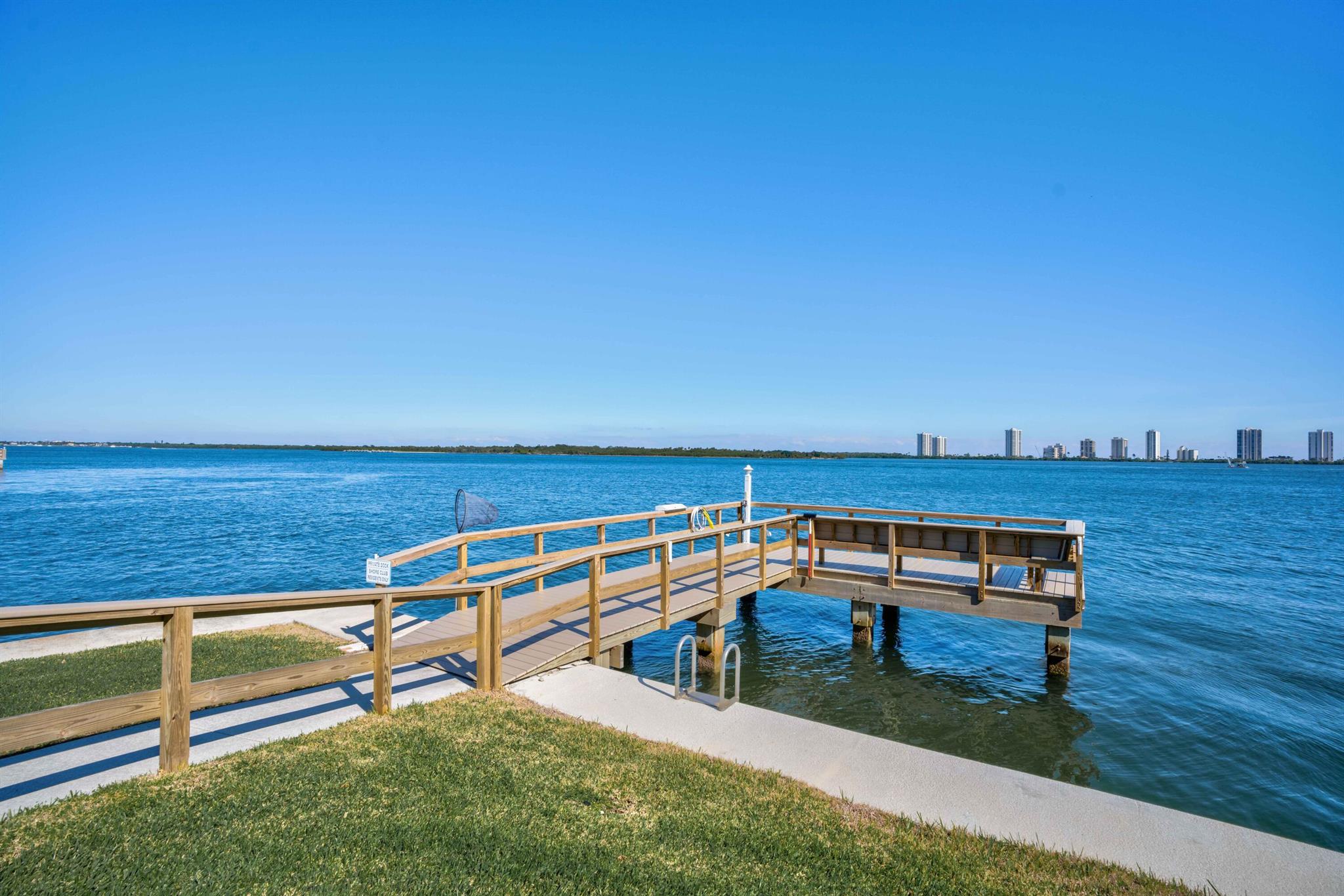 SHORE CLUB APTS A INC - Residential Lease
