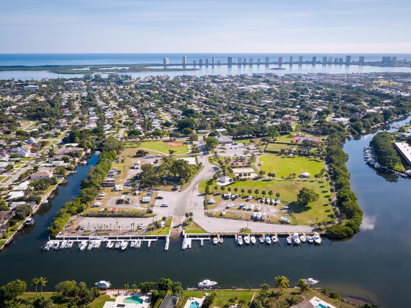 SHORE CLUB APTS A INC - Residential Lease