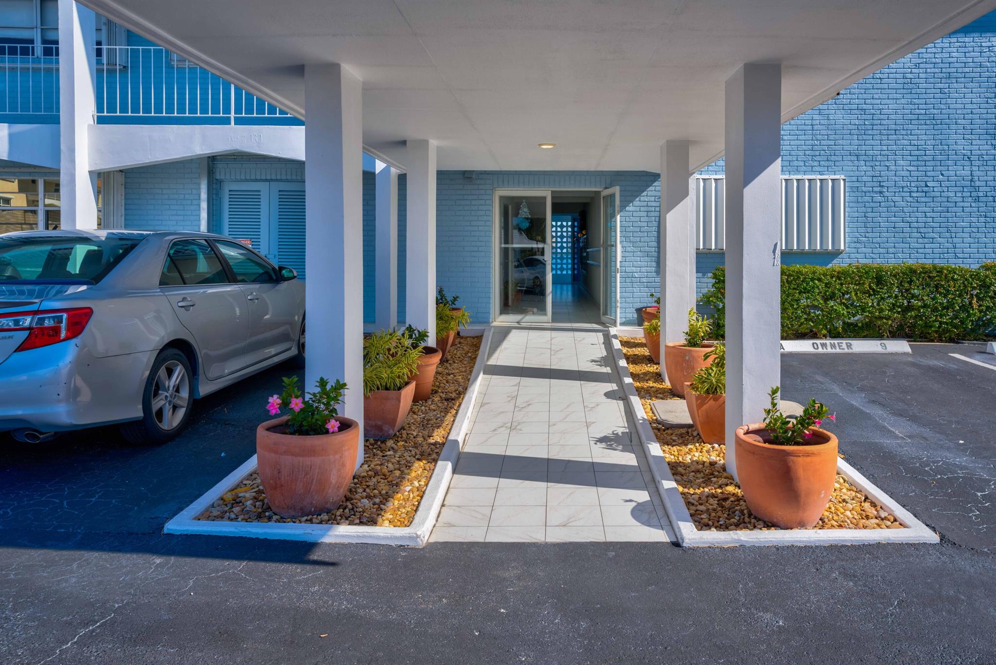 SHORE CLUB APTS A INC - Residential Lease