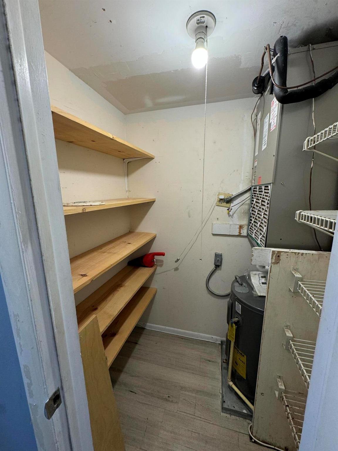 SHORE CLUB APTS A INC - Residential Lease