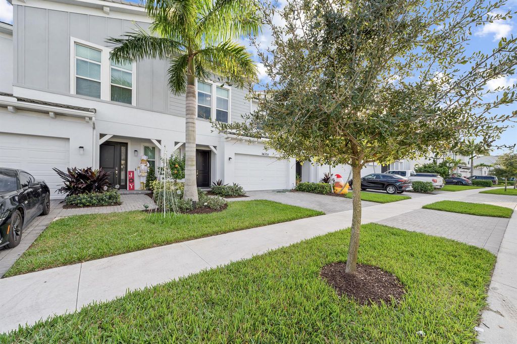 Photo of 16370 Oakview Drive, Westlake, FL 33470 (MLS # R11147564)