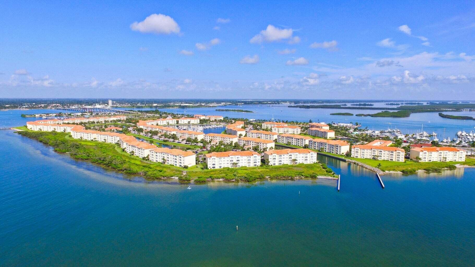 HARBOUR ISLE AT HUTCHINSON ISLAND WEST, A CONDOMIN - Residential