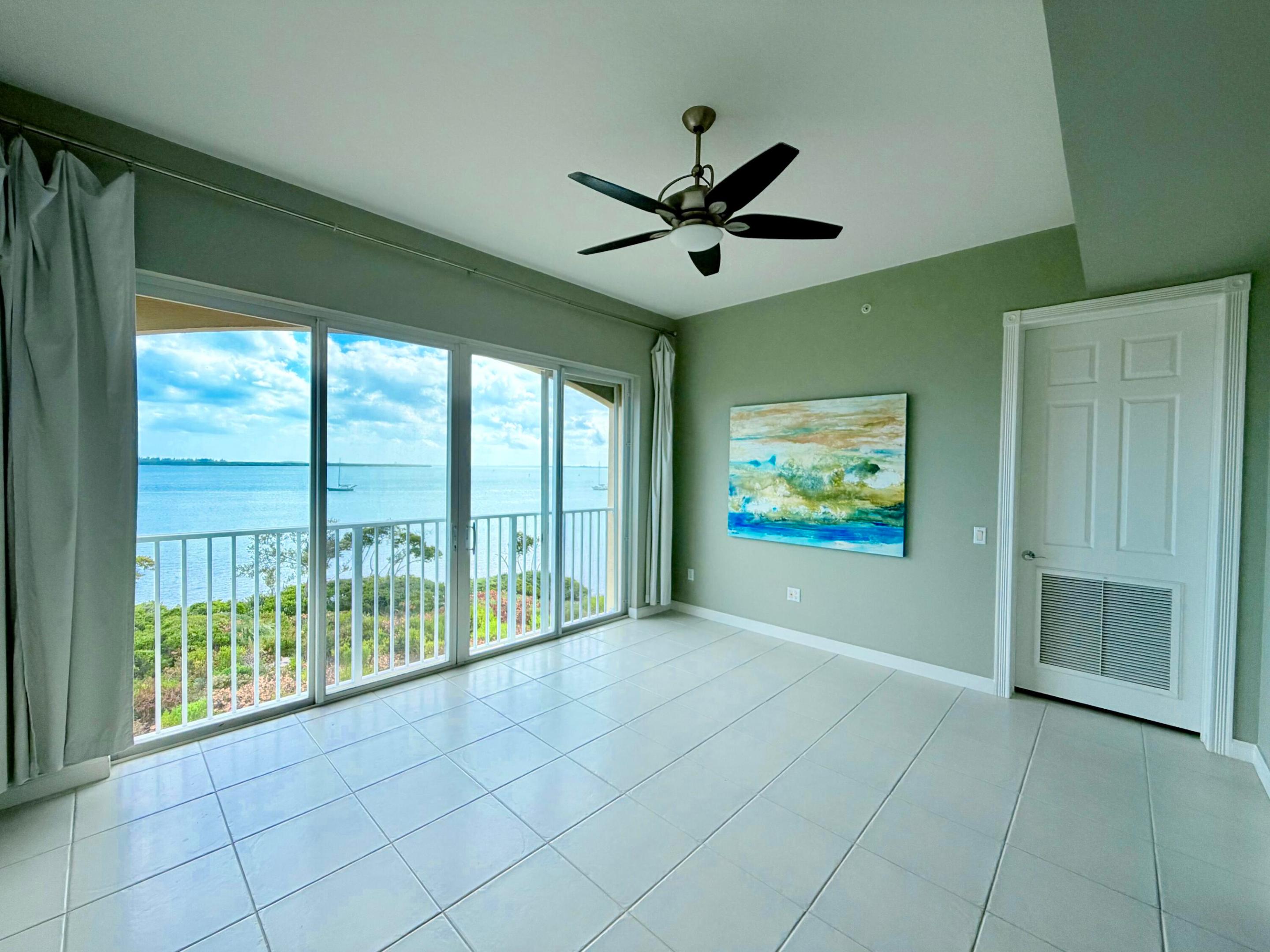 HARBOUR ISLE AT HUTCHINSON ISLAND WEST, A CONDOMIN - Residential