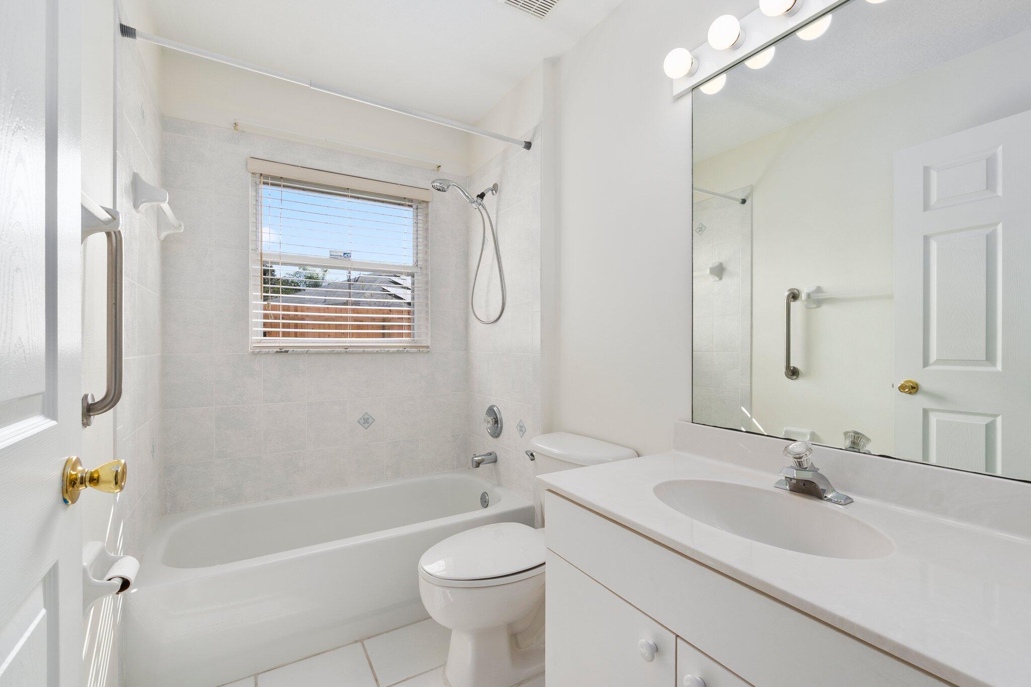 PORT ST LUCIE SECTION 30 - Residential Lease
