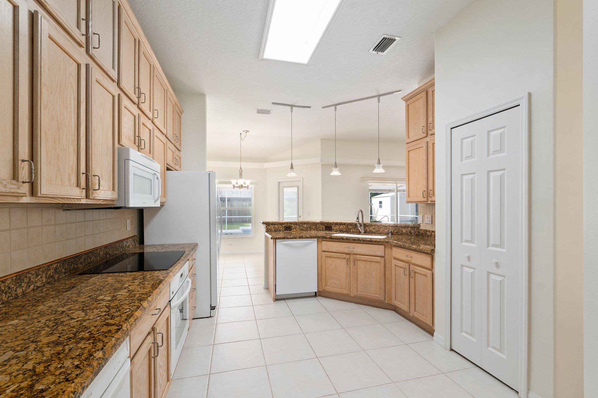 PORT ST LUCIE SECTION 30 - Residential Lease