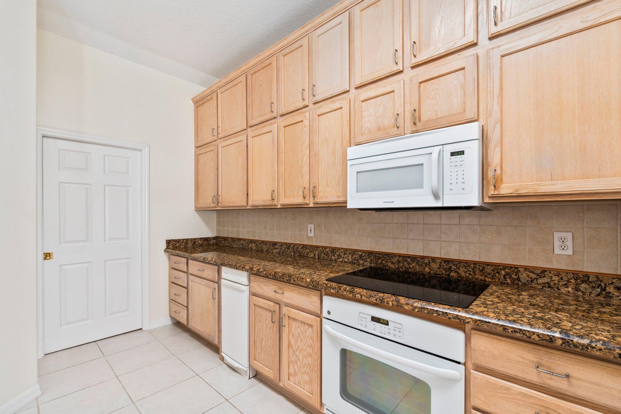 PORT ST LUCIE SECTION 30 - Residential Lease