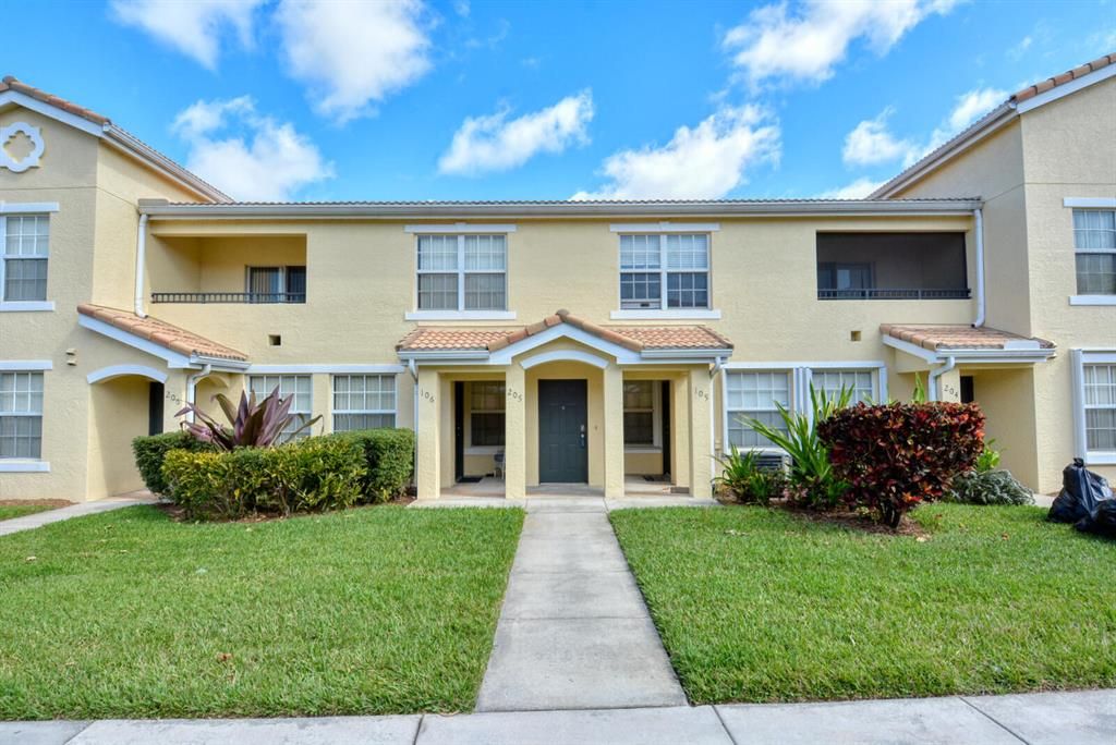 Photo of 130 SW Peacock Boulevard #16-106, Saint Lucie West, FL 34986 (MLS # R10782146)