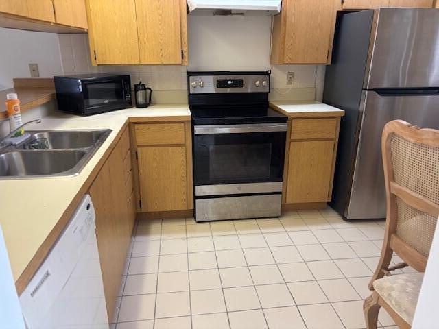 WHITEHALL - Residential Lease