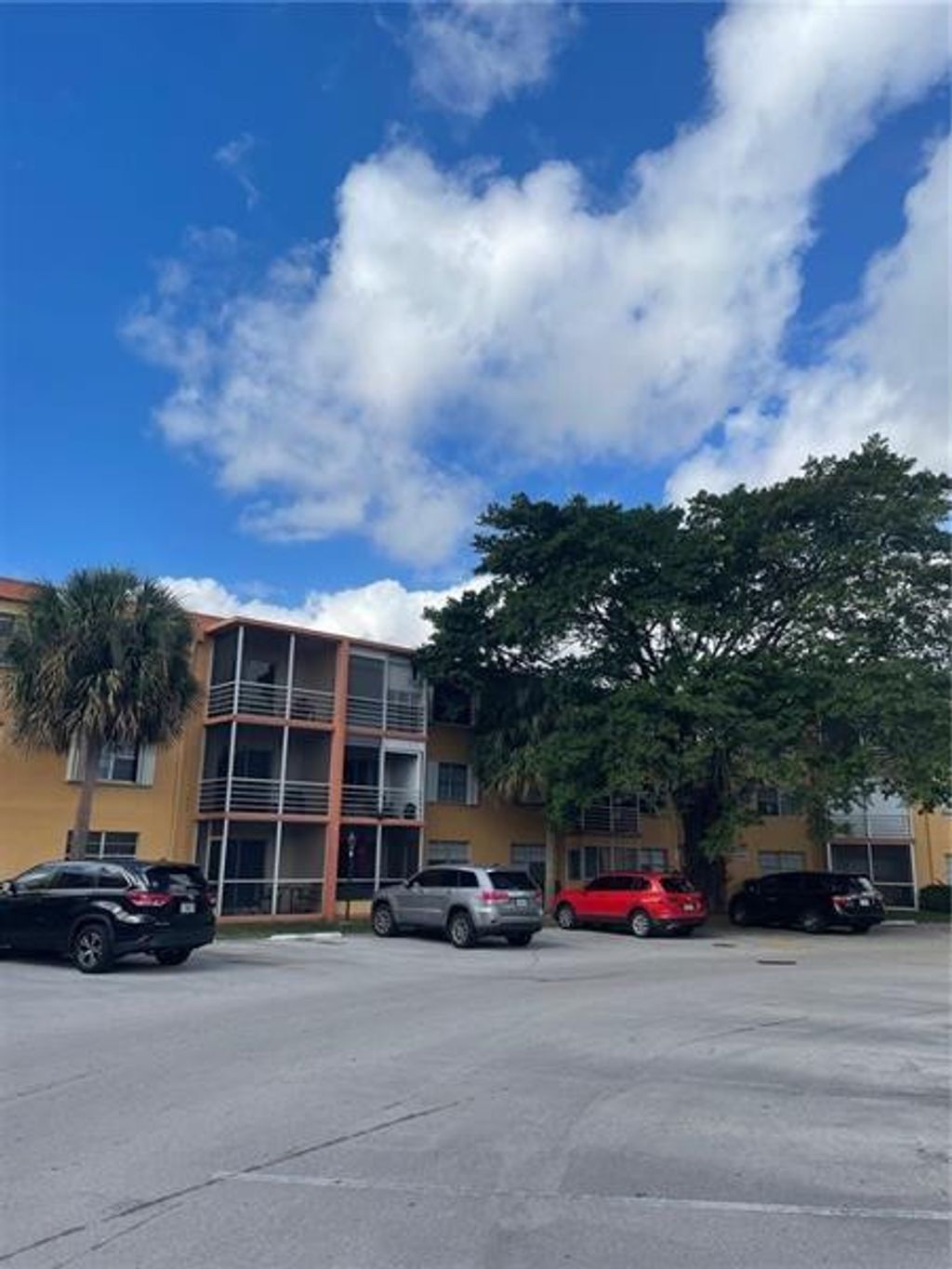 Photo of 4334 NW 9th Avenue #7-1E, Pompano Beach, FL 33064 (MLS # F10513412)