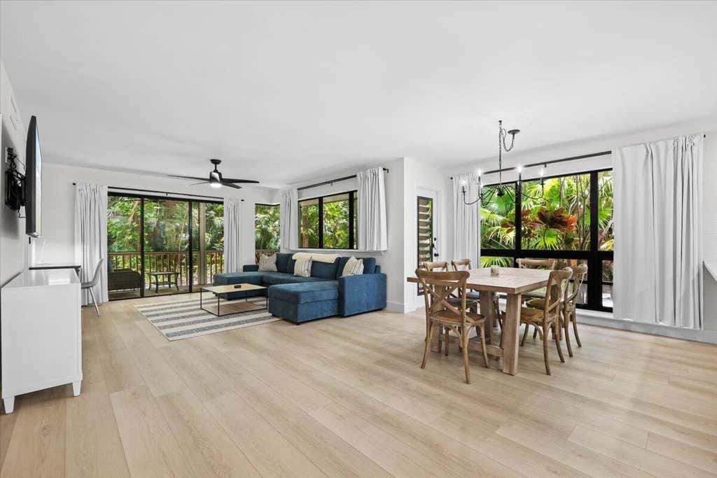 Photo of 221 Brackenwood Terrace, Palm Beach Gardens, FL 33418 (MLS # B26060421)
