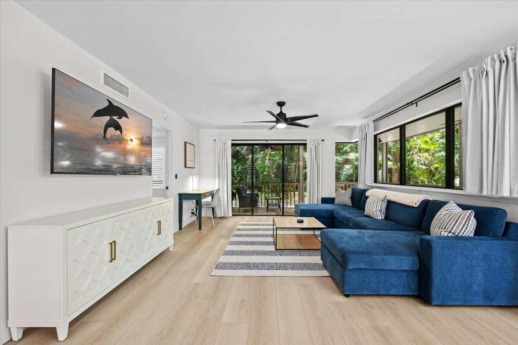 Photo of 221 Brackenwood Terrace, Palm Beach Gardens, FL 33418 (MLS # B26060421)