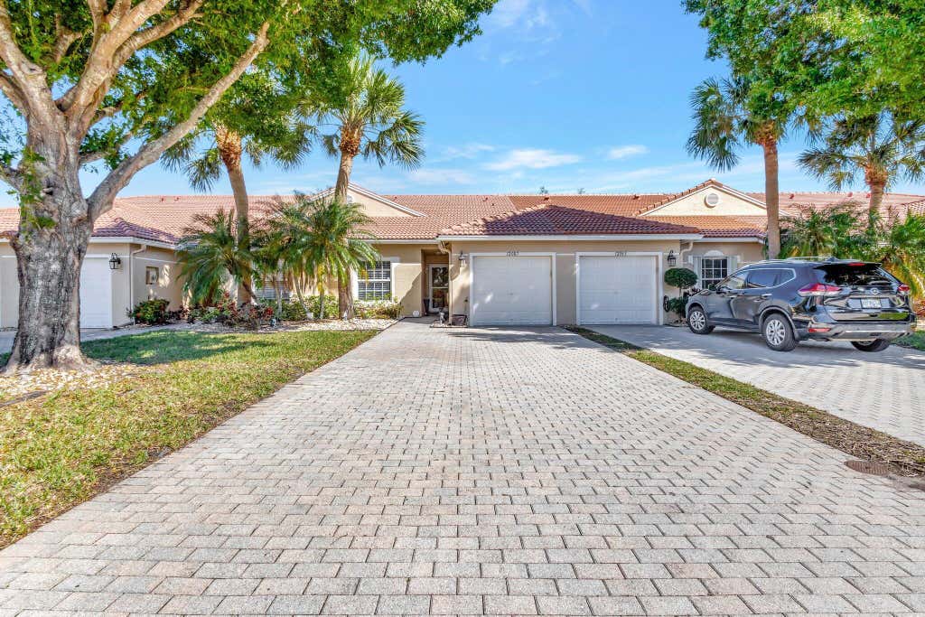Photo of 12087 Napoli Lane, Boynton Beach, FL 33437 (MLS # R11090078)