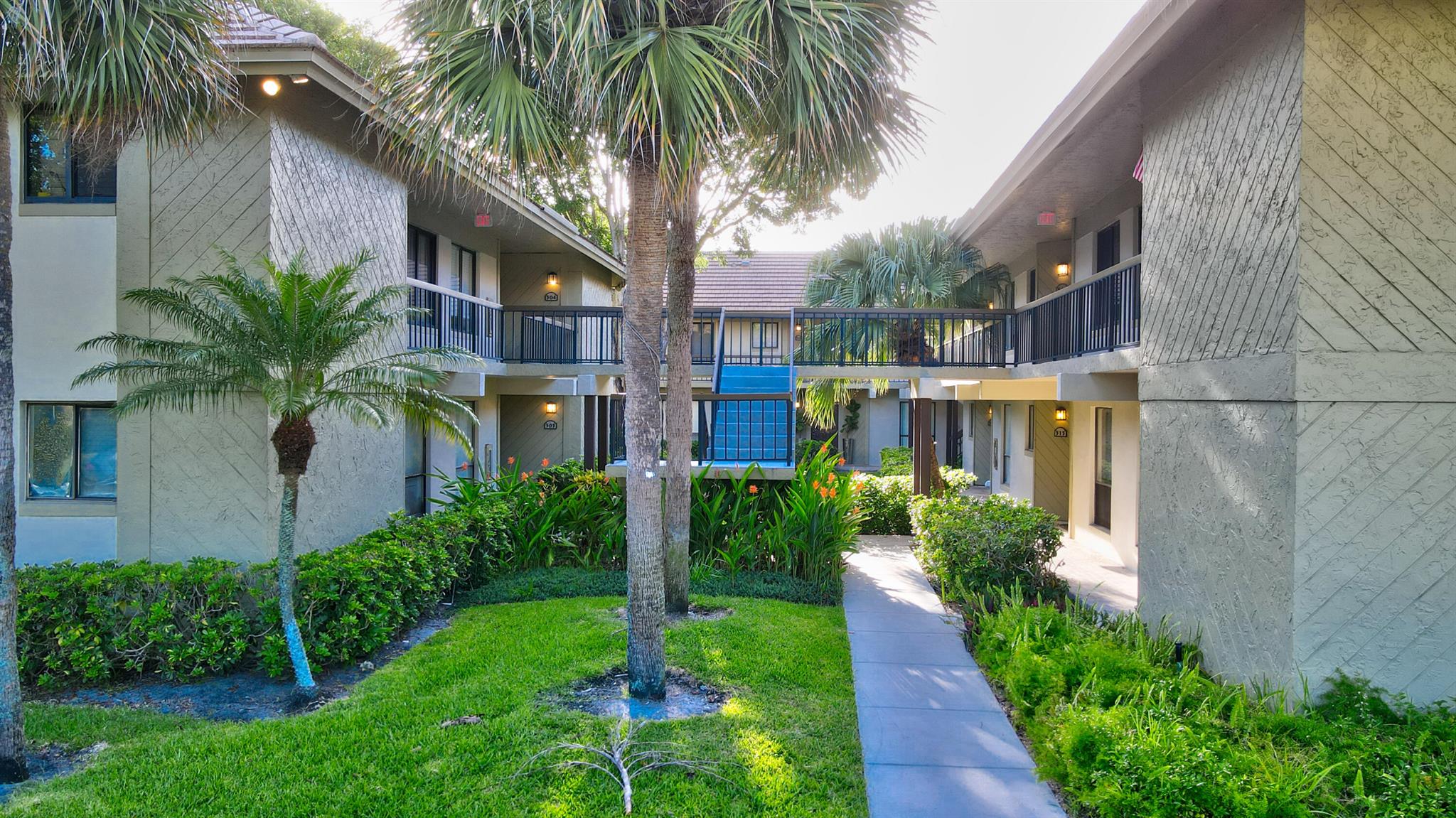 BANYAN COURTS CONDO - Residential Lease