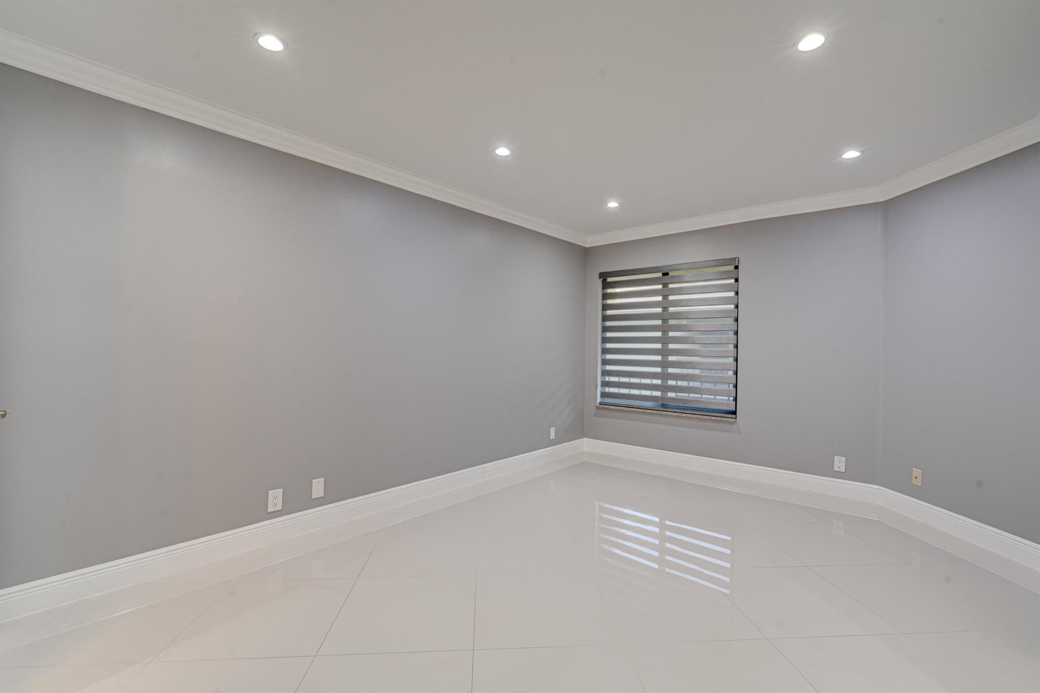 BANYAN COURTS CONDO - Residential Lease