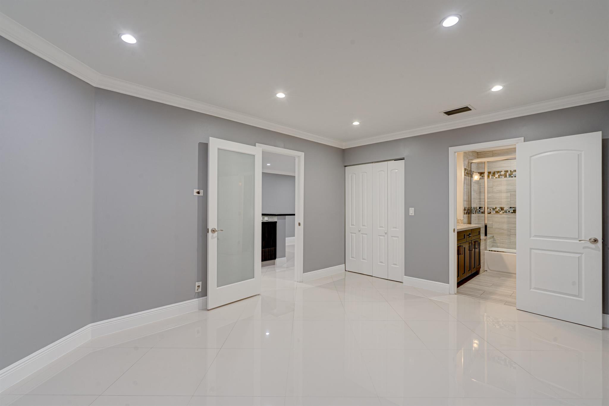 BANYAN COURTS CONDO - Residential Lease