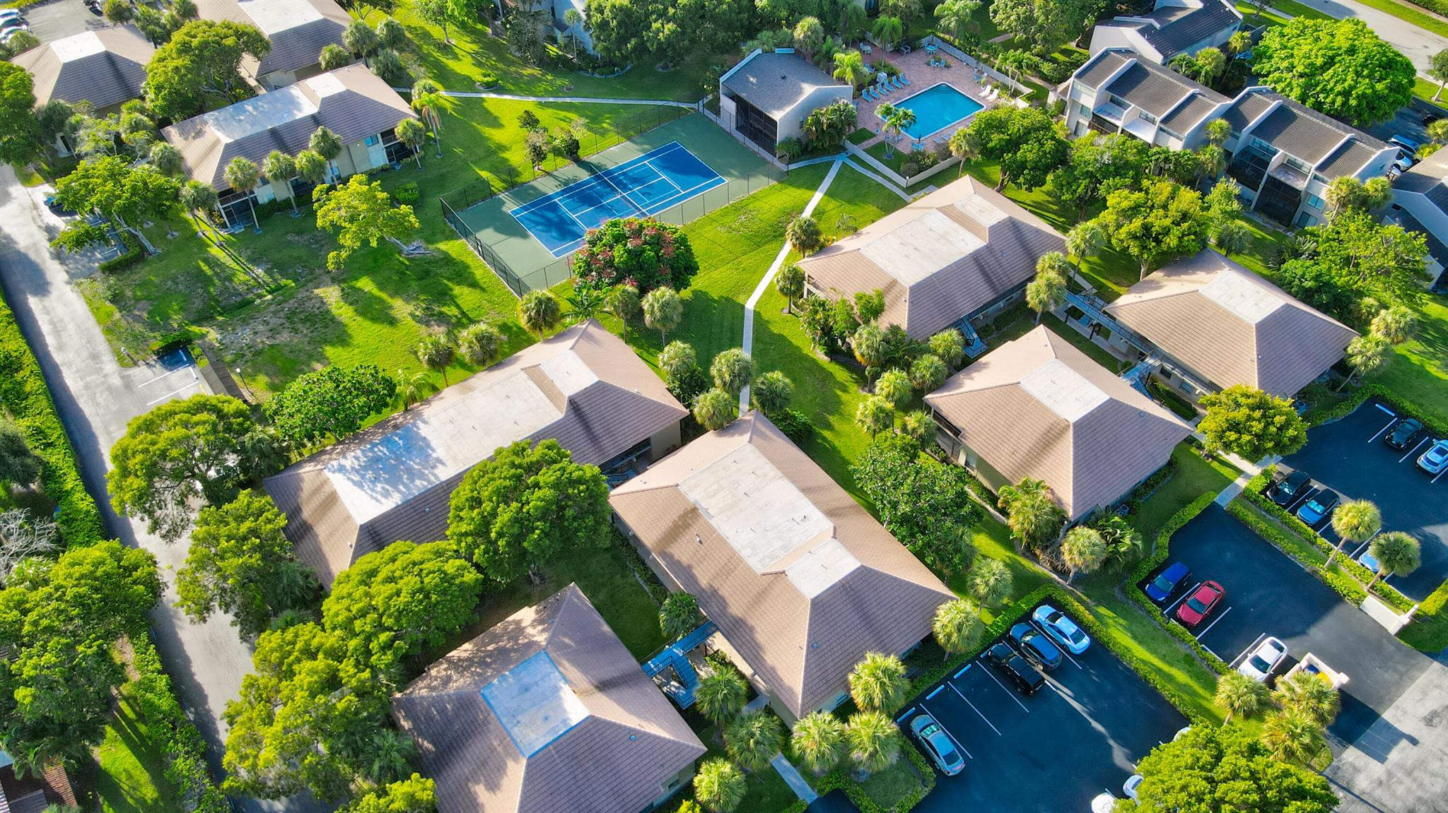 BANYAN COURTS CONDO - Residential Lease