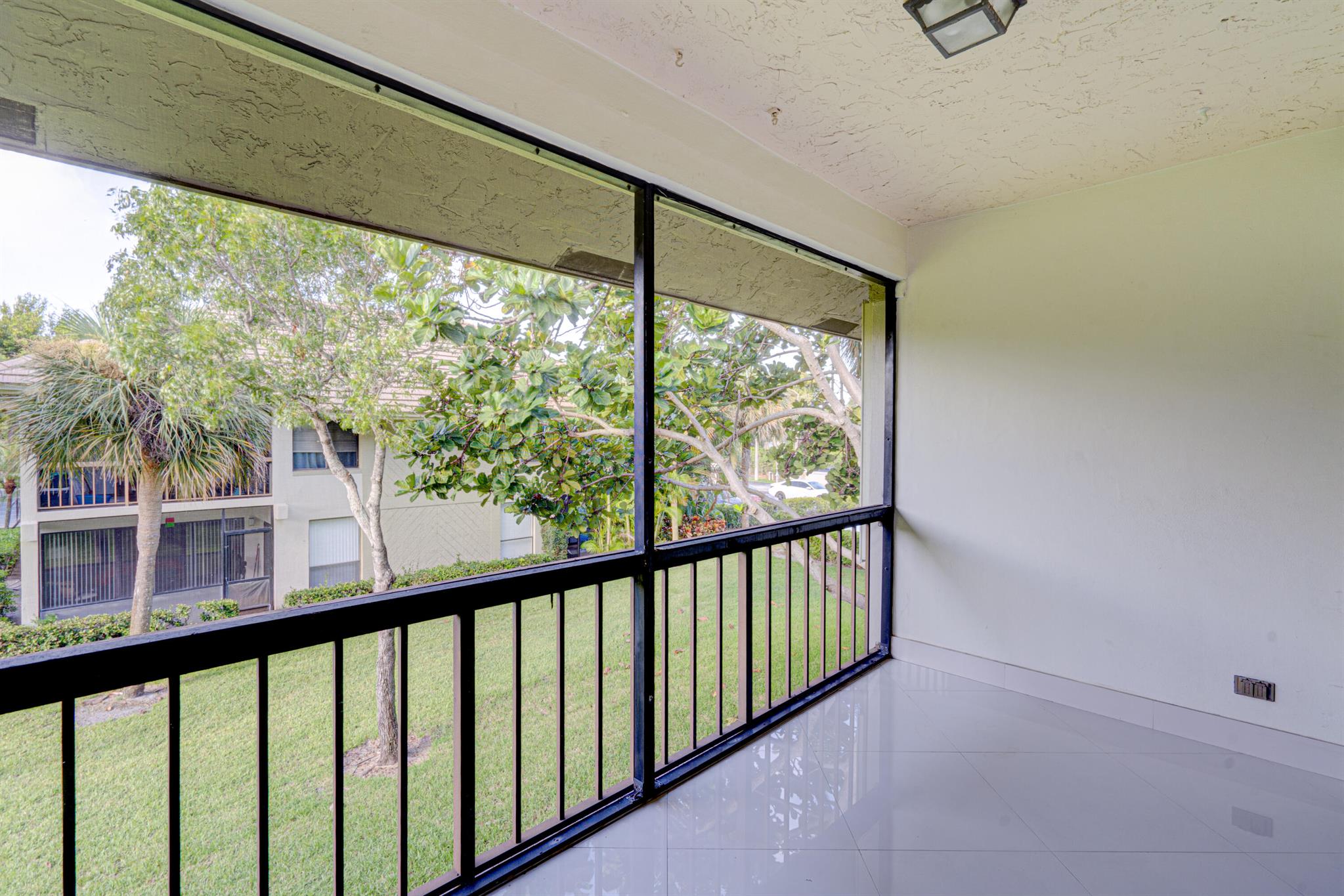 BANYAN COURTS CONDO - Residential Lease
