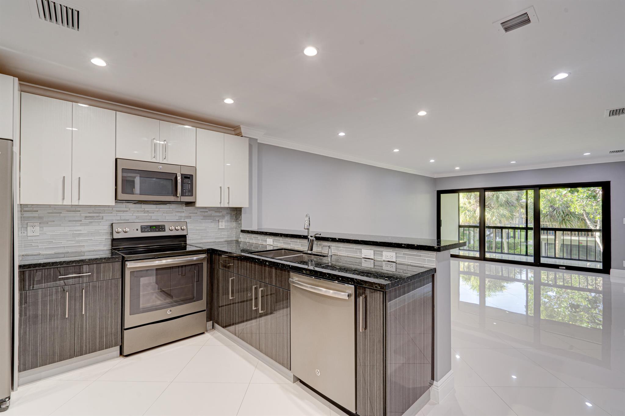 BANYAN COURTS CONDO - Residential Lease