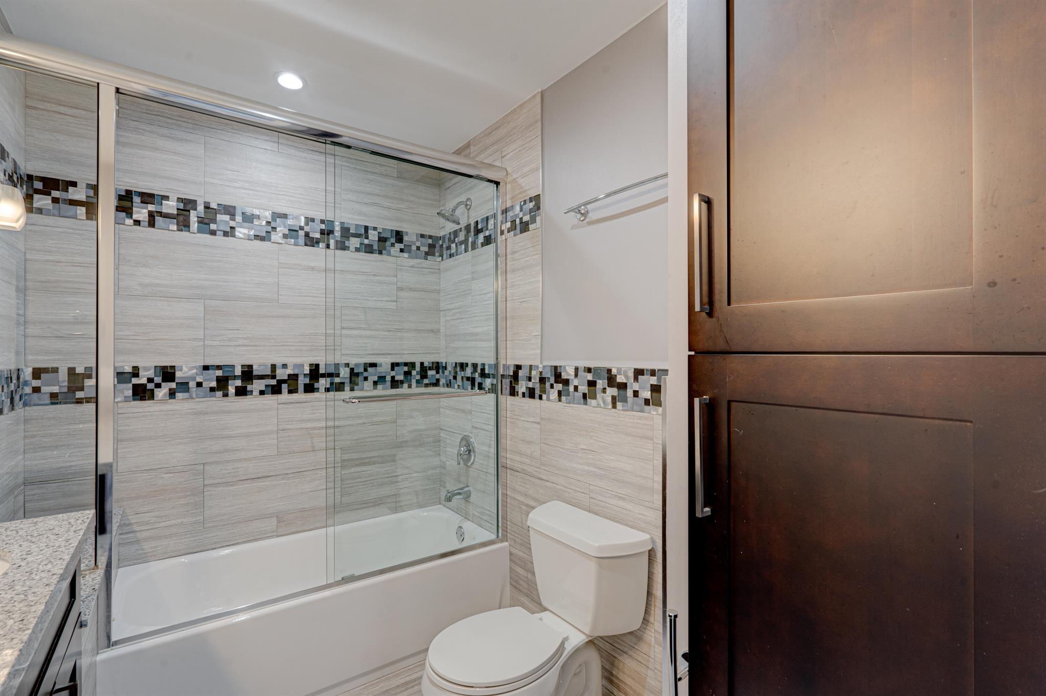 BANYAN COURTS CONDO - Residential Lease