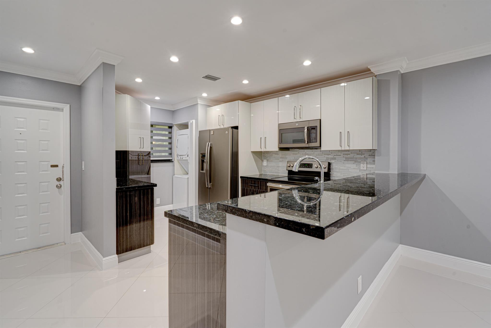 BANYAN COURTS CONDO - Residential Lease