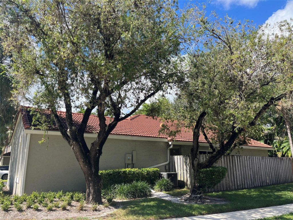 Photo of 10301 NW 11th St, Plantation, FL 33322 (MLS # F10533338)