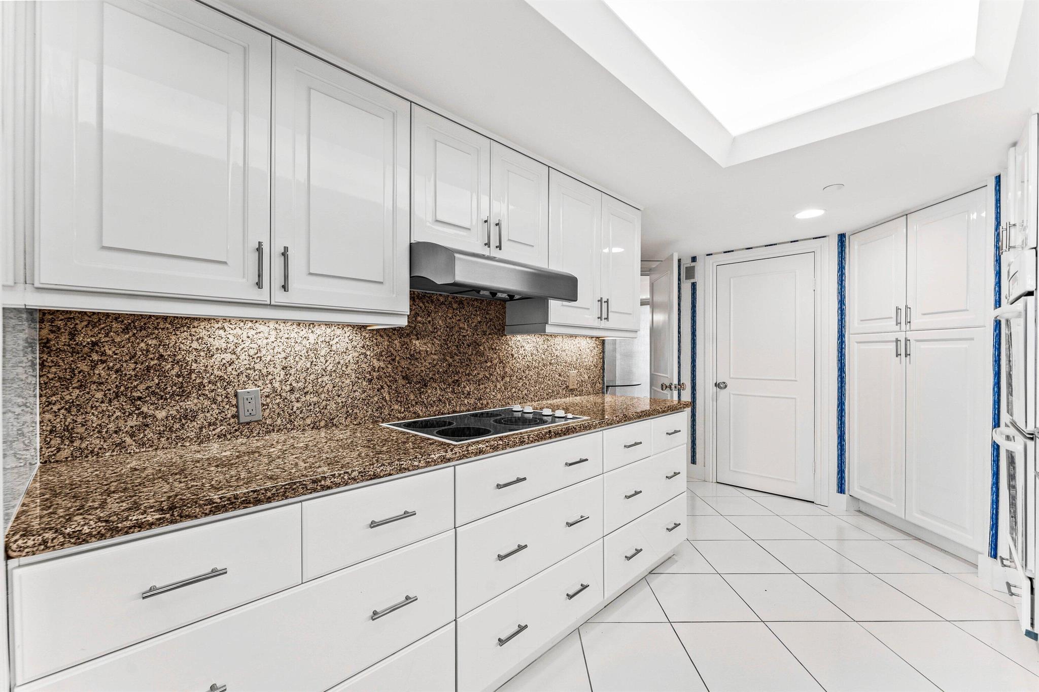 ENCLAVE OF PALM BEACH CON - Residential