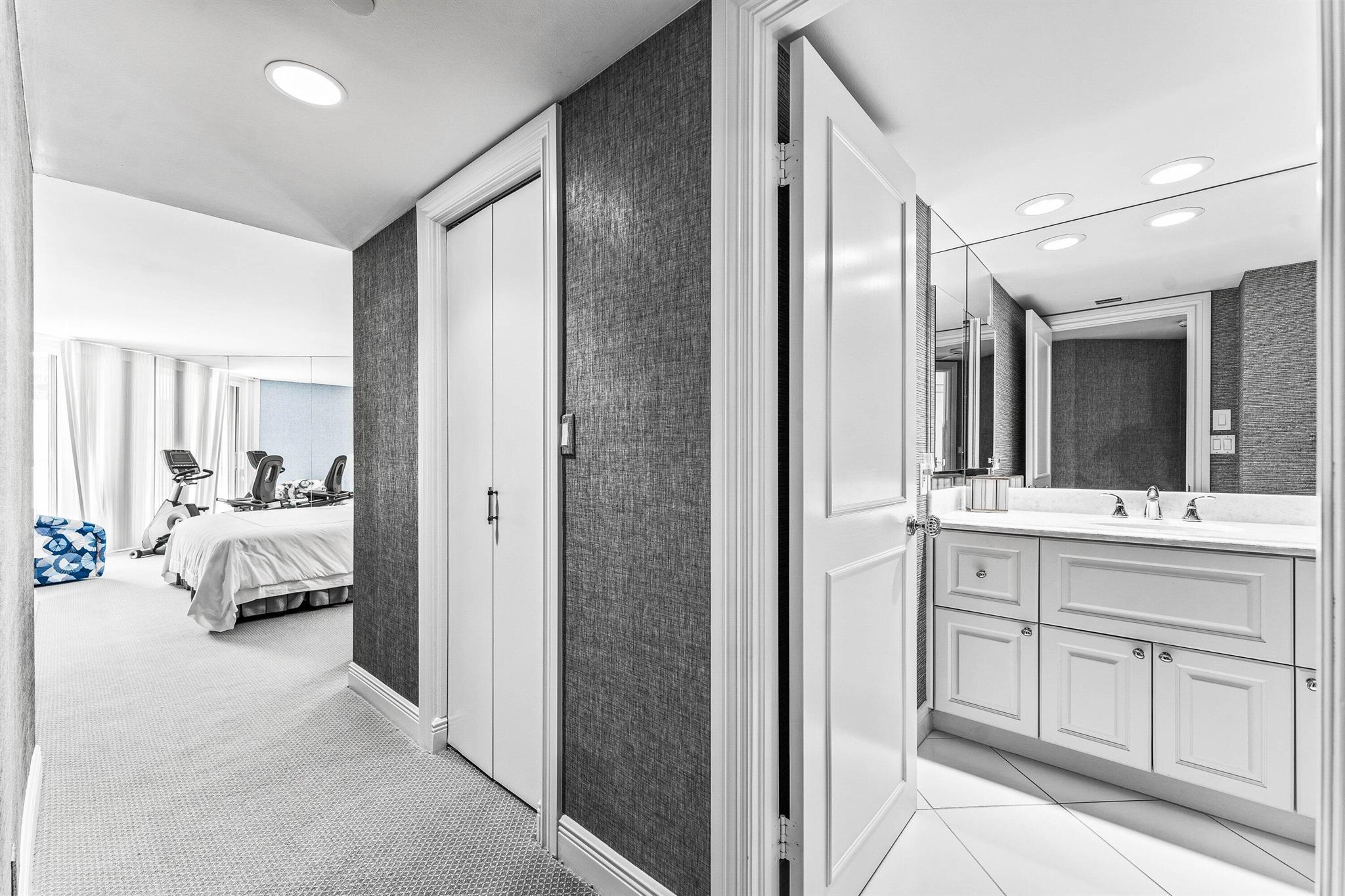 ENCLAVE OF PALM BEACH CON - Residential