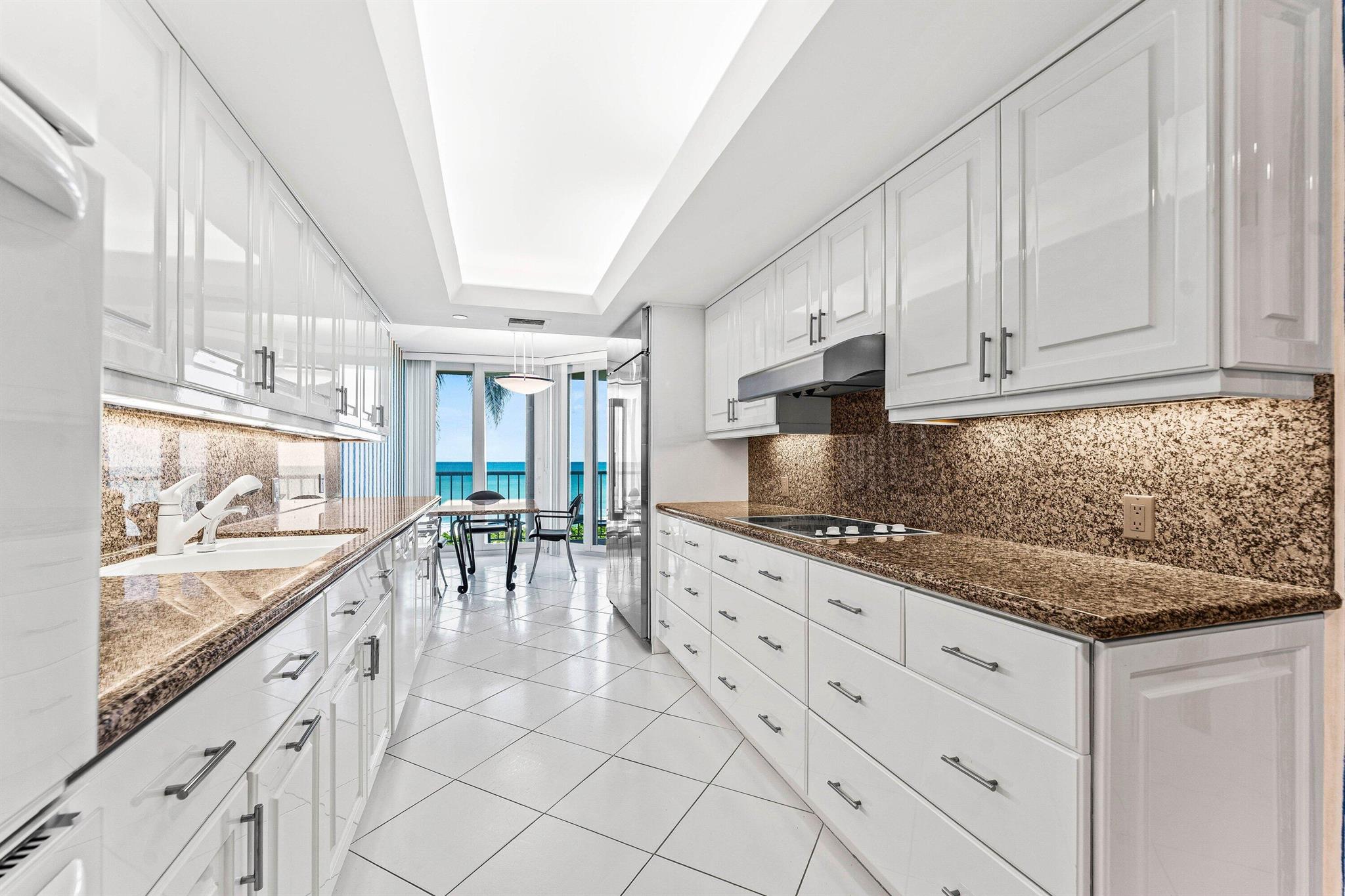 ENCLAVE OF PALM BEACH CON - Residential